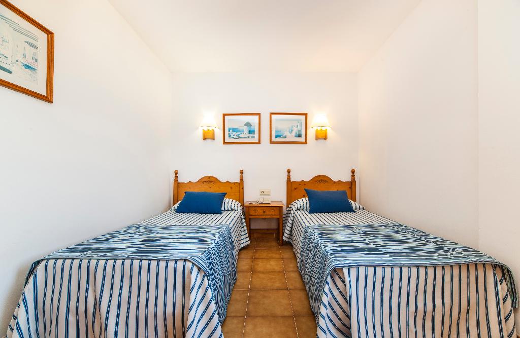 Globales Apartamentos Cala Vinas (Adults only) photo 14